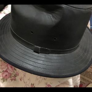 Woman’s Wilson leather hat
